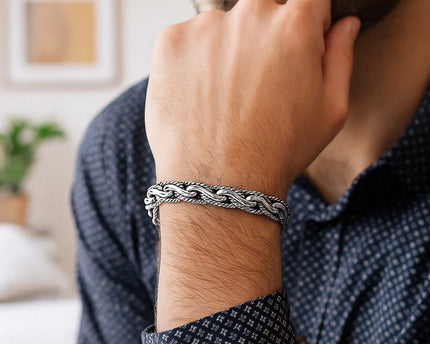 Oxidized Sterling Silver Mens Chain Bracelet in a Cable Motif (8.50 mm)
