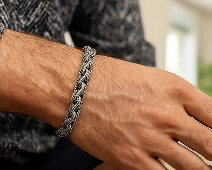 Oxidized Sterling Silver Mens Chain Bracelet in a Cable Motif (8.50 mm)