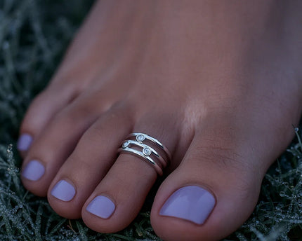 Sterling Silver Rhodium Plated Triple Line Open Motif Cubic Zirconia Toe Ring