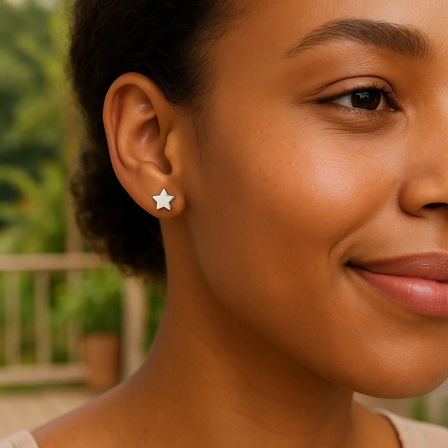 14k White Gold Post Earrings with Stars(6.5mm)
