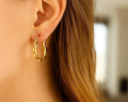 14k Yellow Gold Scalloped Hoop Earrings