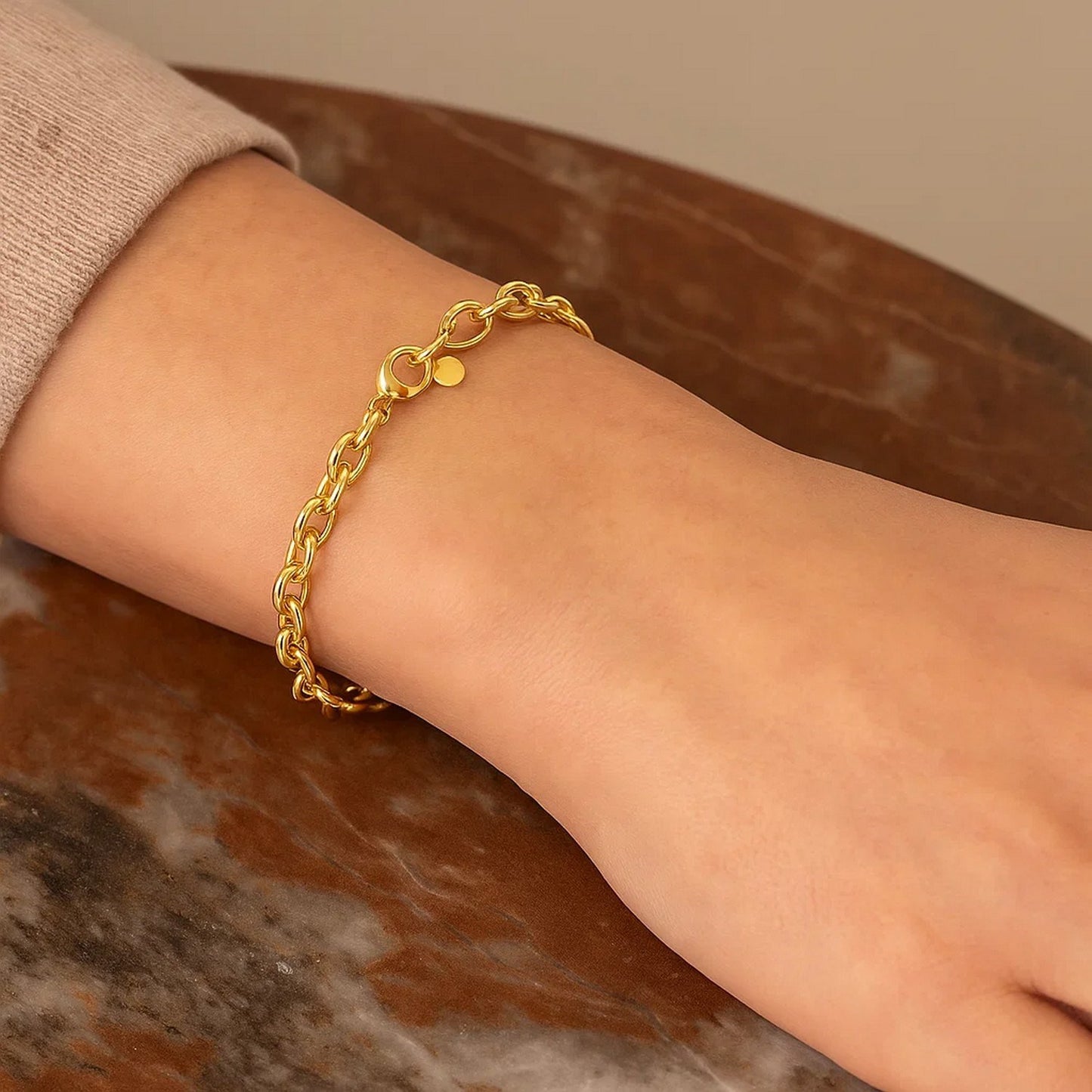 14K Yellow Gold Charm Lock Rolo Chain Bracelet (5.10 mm)