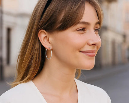 10k White Gold Polished Hoop Earrings (1.5x30mm)