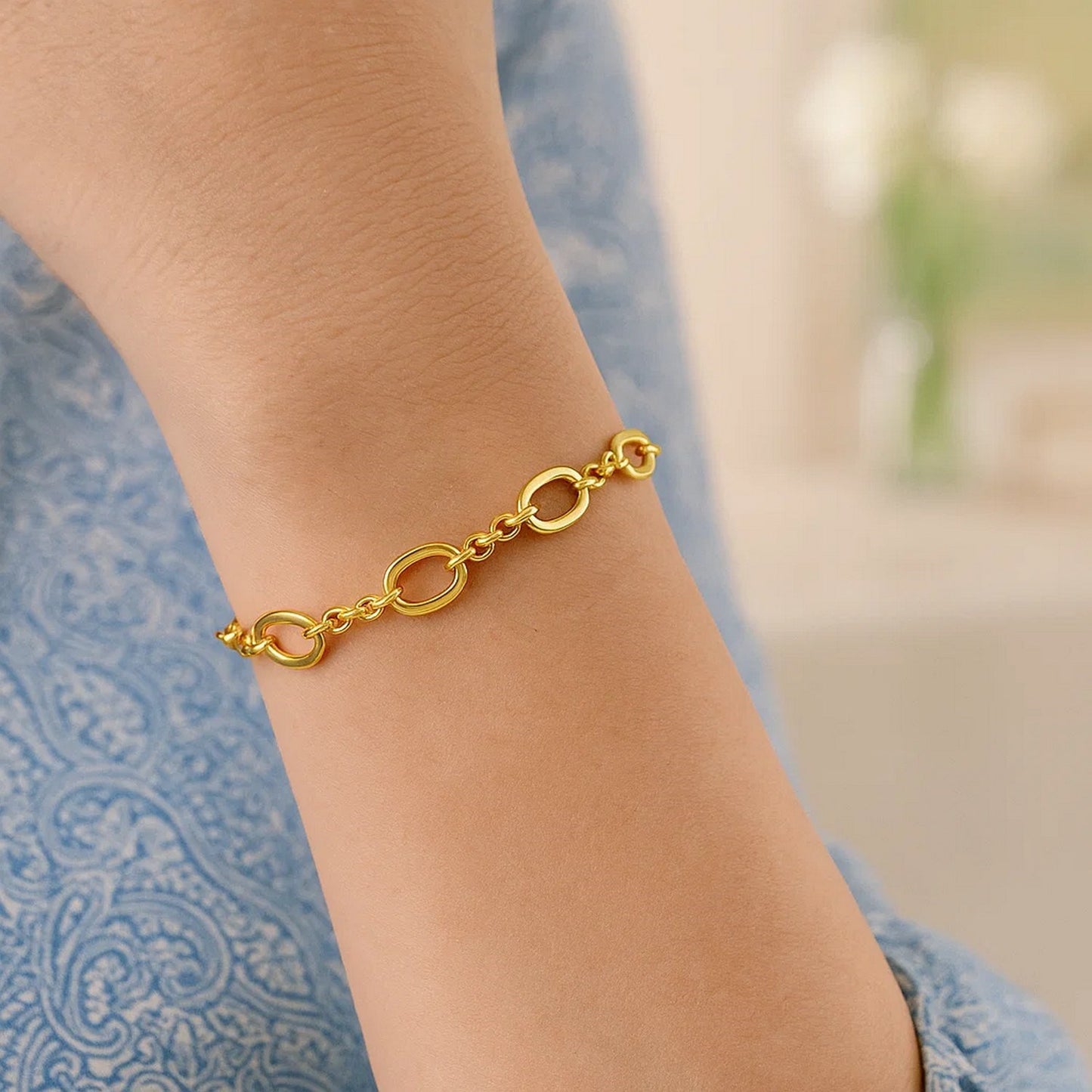 14K Yellow Gold Five and One Oval Link Chain Bracelet
