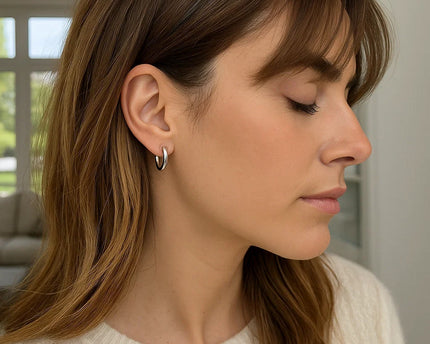10k White Gold Polished Hoop Earrings (2x15 mm)
