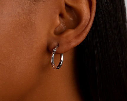 10k White Gold Polished Hoop Earrings (2x15 mm)