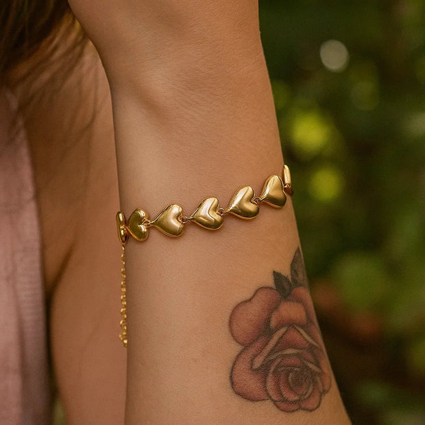 <h3>Designed to Be Worn<br/><strong>Every Day</strong></h3>
